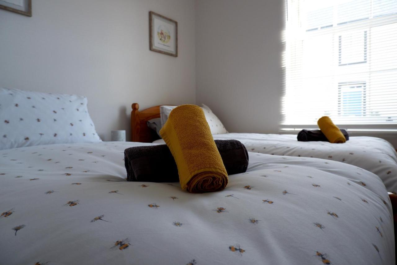 Dalcross No 7 Quiet, Two Bedroom Ground Floor Flat In Tornagrain Great For Early Airport Departures Or Late Flights מראה חיצוני תמונה